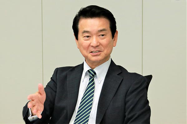 河原 光雄 氏